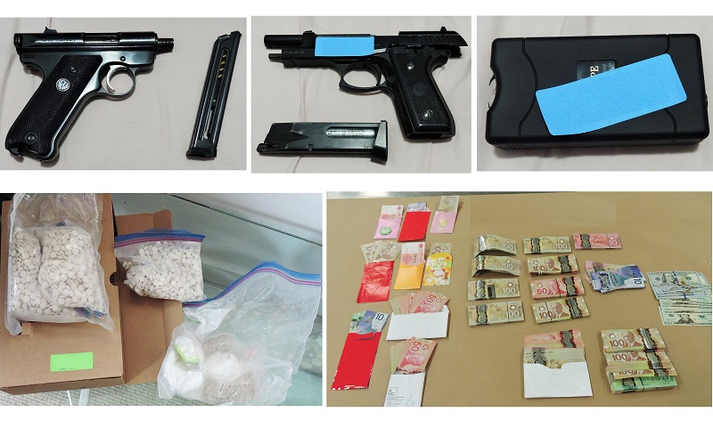 Armes à feu prohibées, Taser, drogues illicites à l’intérieur de sacs en plastique et espèces et billets saisis